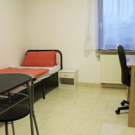 Spacious Apartment In Industrial Area 路德维希堡 外观 照片